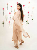 Chic Chanderi Kurta Set: Garden Patterns & Scallop Embroidery